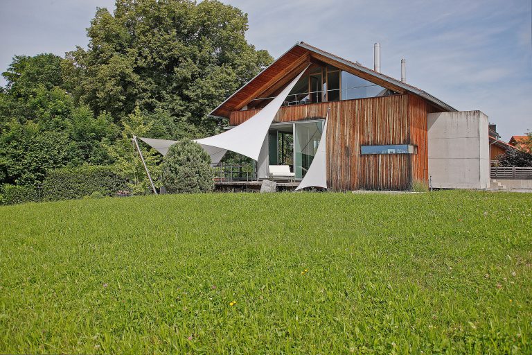 Flossmannstrasse 4 am 25.06.2015 in Fischen. www.gerhard-blank.de, www.luftbildmuenchen.com Verwendung nur gegen Honorar und Belegexemplar Keine Modelreleases der abgebildeten Personen vorhanden !